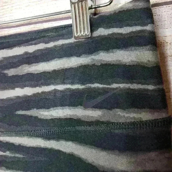 Nike Women's Dri-fit cropped leggings size large - Picture 3 of 8